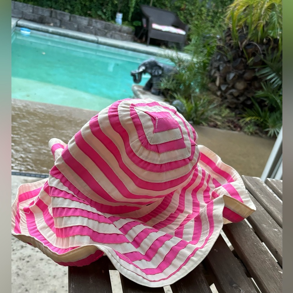 Calvin Klein women strip hat